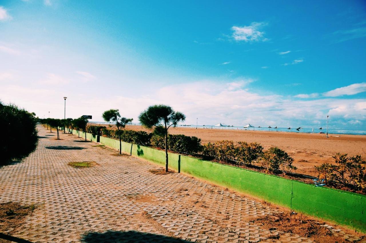 Ivy Lalzi Bay Beach House Durrës Zewnętrze zdjęcie